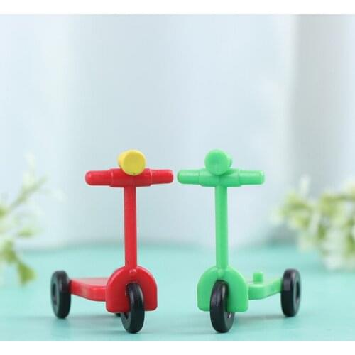 New Hot！Mini Scooter Dollhouse Miniature Plastic Pulling Cart Scooter Doll Garden Decor