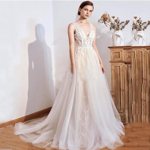 V-Neck 3D Flower Lace Appliques Buttons Tulle Bridal A-Line Wedding Dress 2021 Bridal Gown robes de mariées