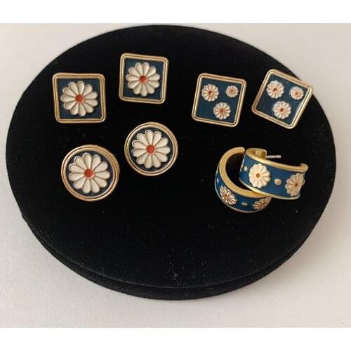 AOMU Korean Cute Vintage Flower Enamel Square Round Glaze Retro Stud Earrings For Women Fashion Boucle d'oreille Brincos Jewelry