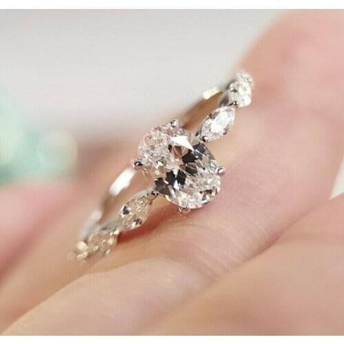 Trendy Dignified Temperament Minimalist Crystal Ring for Women Silver Color Finger Rings Womens Party Jewelry Gift