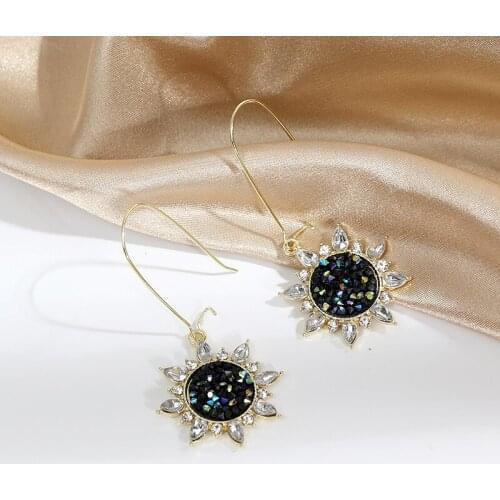 Korean Sunflower Pendants Earrings for Women Shiny Crystal Earrings New Fashion Ear Jewelry Party Gift