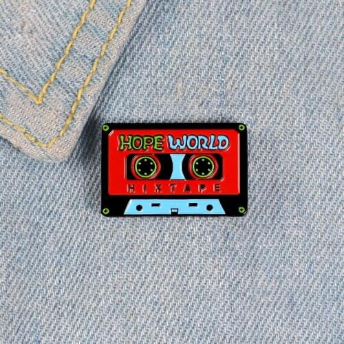 Vintage Music Player Enamel Pins 90s Tape Brooch Metal Badge Clothes Lapel Pins Button Fashion Jewelry Gift Women Men Wholesale