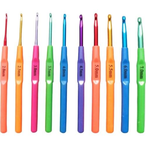 MIUSIE 10 Sizes Plastic Handle Aluminum Crochet Hooks Needles Braiding Stitches Knitting Craft set Weaving & Sewing Tool 2-7mm