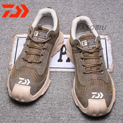 Men Daiwa Hiking Fishing Shoes Anti-skid Mountain Climbing Boots Outdoor Athletic Breathable Wading Anti-wear Fishing Shoes