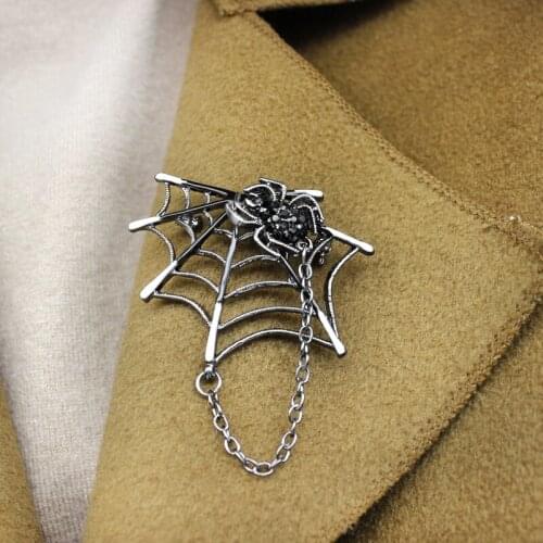 New Personality Have Personality Insects Personality Spider Brooch Gift Brooch Pin with Chain For Women And Men Pin Badge Gift