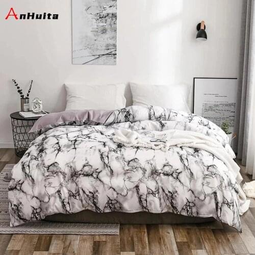 The Bedroom Bedding Is A Comfortable White Marble Pattern Printed Duvet Cover (2/3 Piece Set), Single And Double Super Large
