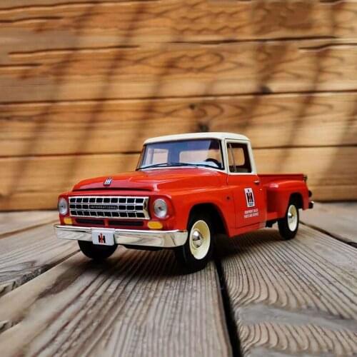 Diecast 1:25 Scale Classic Red Truck Engineering Vehicle Alloy Simulation Car Model Collection Decoration Gifts Kids Toys Boys