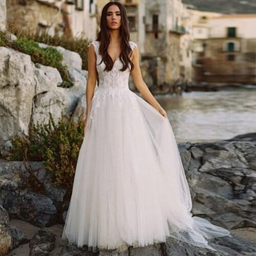 Boho Bohemian A-Line Backless 3D Applique Cap Sleeve Sexy Beach Bride Dress Floor Length Wedding Gowns 2021
