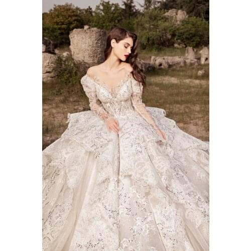 Luxury Wedding Dresses Lace Applique Beads Sequins Bridal Gowns Custom Made Long Sleeves Sweep Train Ball Gown Wedding Dress