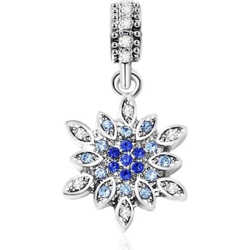 Diamond-Encrusted Christmas Snowflakes Embellished with Dripping Oil Craft Luxury and Romanticism are Suitable for DIY Bracelet