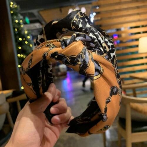 New Retro Chain Fabric Hit Color Middle Knotted Headband Twisted Wide-brimmed Headband Press Hair Head Buckle Ladies