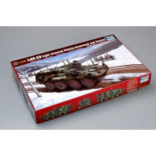 Trumpeter 00371 1/35 USMC LAV-C2 Light Armored Vehicle-Command&Control - Scale Model Kit