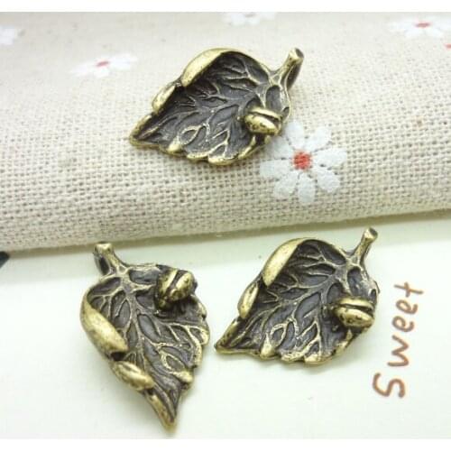 Wholesale 35 pcs Vintage Charms Tree leaf Pendant Antique bronze Fit Bracelets Necklace DIY Metal Jewelry Making