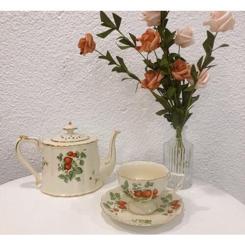 Retro Strawberry Coffee Cup And Saucer Eco Friendly Tea Set Teapot Ceramic Vintage Reusable Tazas De Cafe Utensil Cup EB5BD