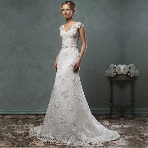 Noble Elegant Fashion V-Neck Sleeveless Button Lace Appliques Beaded Mermaid vestido de noiva Wedding Dresses 2015