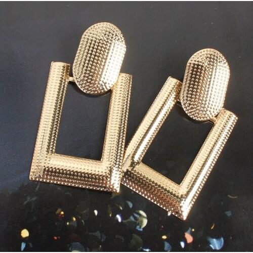 French New Hollow Square Design Sense Metal Stud Earrings Compact Simple Shining Golden Ear Studs For Women Party Jewelry Gift