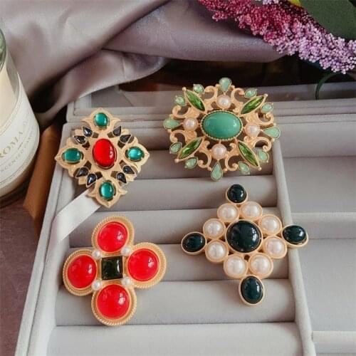 Europe and America to restore ancient ways dumb fog creates the red green treasure pin Byzantine dress accessories