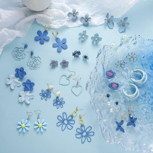 2021 Hot New Womens Blue Flower Earrings Fashion Butterfly Earrings Classic Sexy Acrylic Jewelry Party Girls Popular Gifts