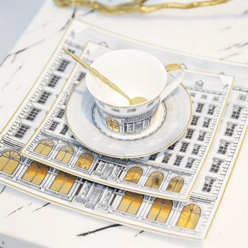 European Ceramic Coffee Cup with Saucer Creative Bone China Retro Swan Castle Classic Afternoon Teacup Steak Plate Tableware