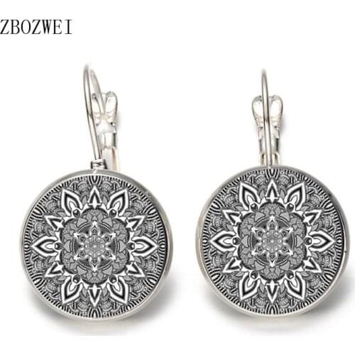 Heat! Fashion 2018 Charm Mandala Bronze Earrings Glass Earrings Om Symbols Buddhist Zen Henna Yoga Earrings Female Accessories