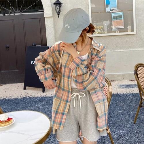WERUERUYU 2020 Korean Plaid Shirt Womens Long Section Loose Large Size BF Wind Sleeve Casual Sunscreen Jacket Student
