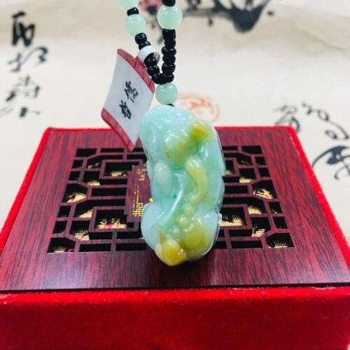 Zheru out of print pure natural Jadeite carved light green two-color unicorn pendant with green bead sweater chain Send A certif
