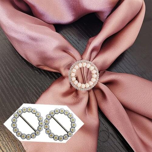 T-Shirt Clip Metal Buckle Round Circle Scarf Ring Waist Buckle Silk Clasp Clips for Neckerchief Shawl Ring Wrap Holder