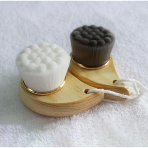 Wooden Comma Shape Facial Cleansing Brush Face Washing Scrubber Makeup Tool Face Cleansing Skin Deep Washing Massage Brush