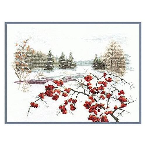 Gold Collection Lovely Nostalgia Counted Cross Stitch Kit Redcurrant Red Fruits in Winter Snow White Scenery
