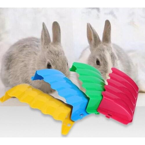 Small Animal Grass Feeder Cage Pet Rabbit Hanging Straw Frame Small Guinea Pig Grass Feeding Basket Pets Feeder Tools