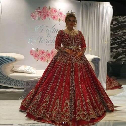 Luxury Beaded Crystal Dubai Wedding Dress V Neck Long Sleeve Ball Gown Bridal Dress Gold Applique Red Muslim Wedding Gown Custom
