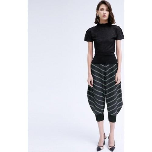 Miyake pleated high-waisted feet pants women 2020 autumn striped loose casual Snake pattern cropped pants