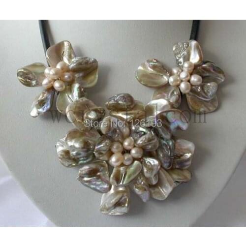 Charming Real Cultured Pearl White Shell Flower Necklace Leather