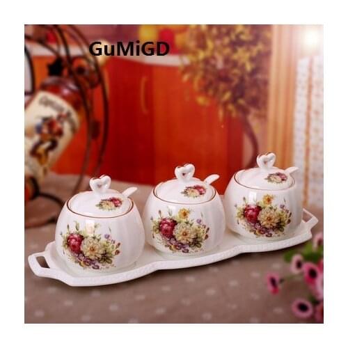 Seasoning box with cover ceramic creative Jingdezhen European salt seasoning seasoning cans seasoning bottle