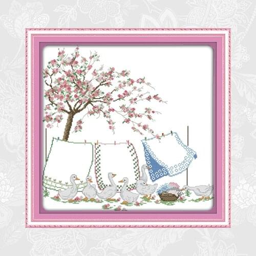 Drying the quilts Patterns Printed on Canvas Cross stitch kits 11CT 14CT DMC Embroidery Needlework DIY Handmade Crafts