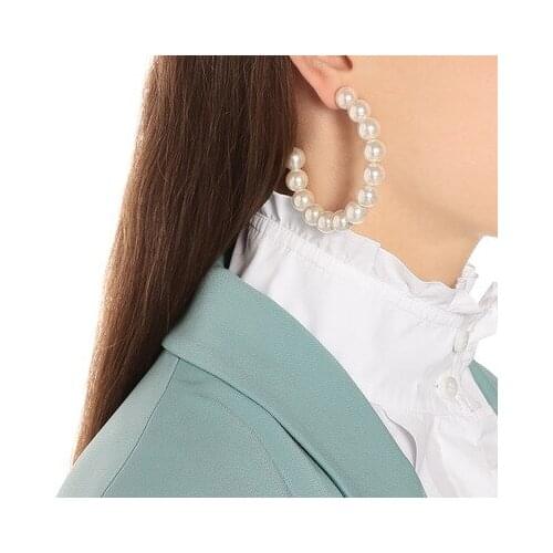 Luxury Sweet Simple Pearl Big Round C Shape Hoop Earrings For Women Minimalist Large Circle Earrings Charming Jewelry Gift