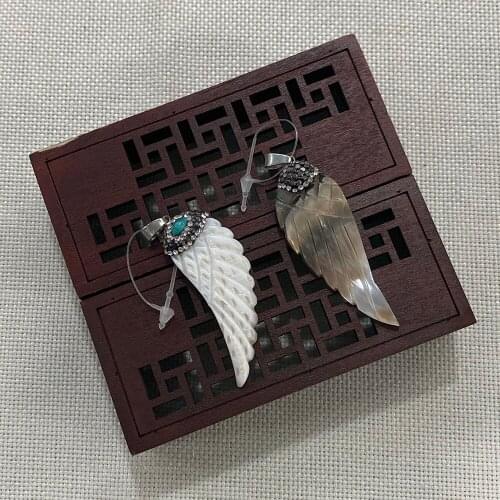 Black and White Shell Pendant with Diamond and Feather Shape Ladies Necklace Bracelet Earrings Jewelry Accessories Wholesale DIY