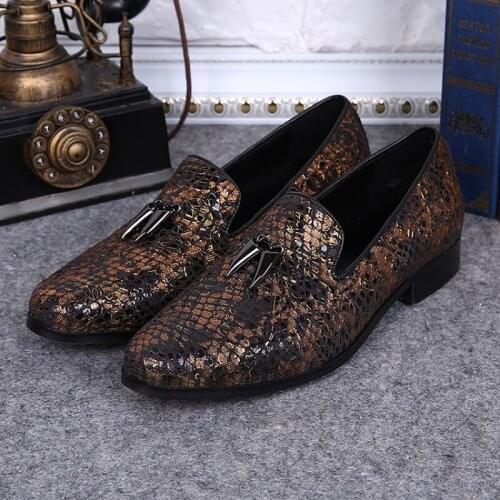 Christia Bella 19 New Fashion Large Size Chinese Style Man Brown Flats Shoes Genuine Leather Men Loafers Shoes Party Male Shoes