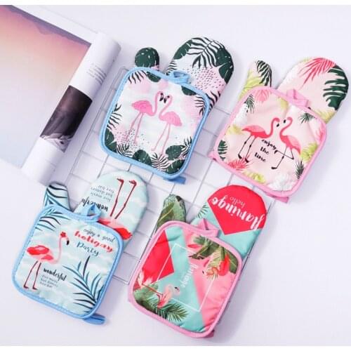 2PCS 1 Set Cotton Fashion Flamingo Kitchen Pad Cooking Microwave Baking BBQ Oven Potholders Oven Mitts Kitchen Gloves Mitts