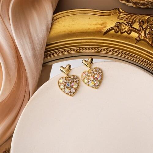 YAOLOGE 2021 Female New Gold Color Heart Rhinestone Stud Earrings Cute Simple Alloy Earrings Brincos Gift Fashion Party Jewelry