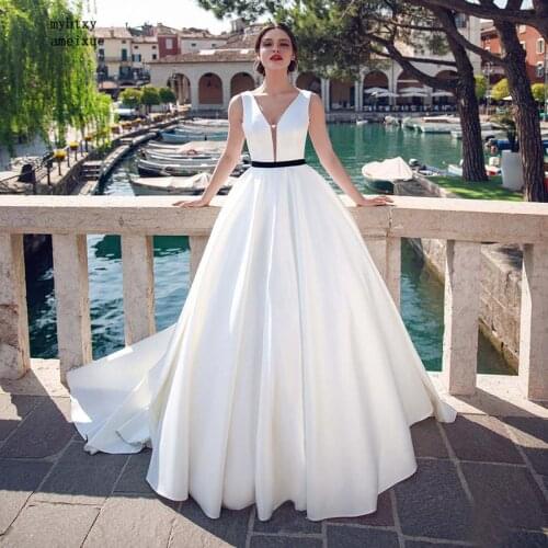Cheap Simple Satin Beach Wedding Dress 2020 Deep V-neck Sleeve Bridal Gown Plus Size Vintage Princess Party Dress Floor Length