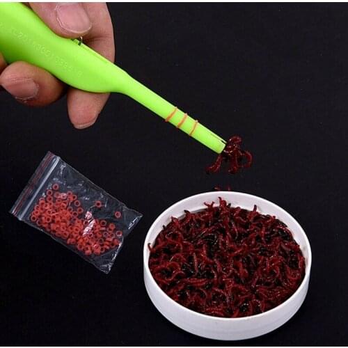 1Pc Professional Earthworm Clip Portable Fishing Baits Bloodworm Cilp Fishing Lures Clip Fishing Tackle Accessory Random Color