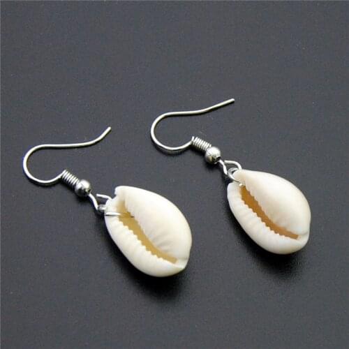 Handmade Simple Cute Ivory Color Bohemian Style Beach Natural Shell Conch Shape Earrings Women Boho Jewelry Gfit