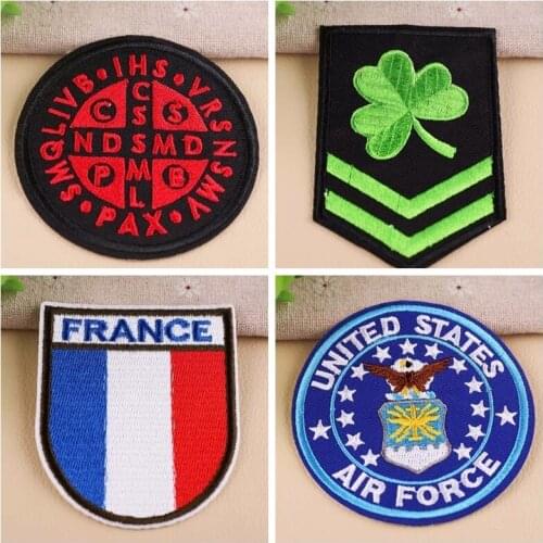 Creative United States Flag Badge Lucky clover Embroidered Iron Patches Clothing DIY Stripes Clothes Custom Stickers