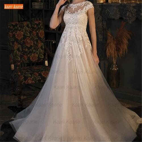 Elegant White Wedding Gowns O Neck 2021 vestido de novia Lace Appliqued Tulle Pluffy Customized Princess Castle Bride Dresses