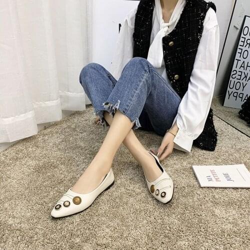 2020 ladies flat shoes spring new style Fashion retro buckle pointed shallow mouth soft comfortable non-slip women shoes U25-42