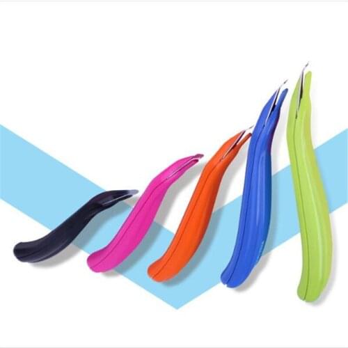 Staple remover Use the lever principle magnetic head Small size and practical send out random colour