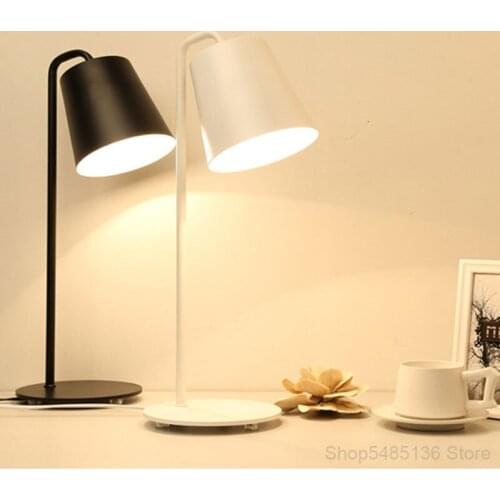 Modern Minimalist Metal Table Lamp Creative Fashion LED Living Room Bedroom Study Office Bedside Bar Iron Decoration Table Lamp