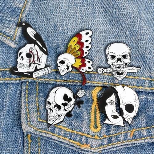 Divide Faces Enamel Pin Punk Skeleton Crow Rose Knife Lapel Pin Halloween Badge Backpack Brooch Evil Eye Fun Jewelry Gift