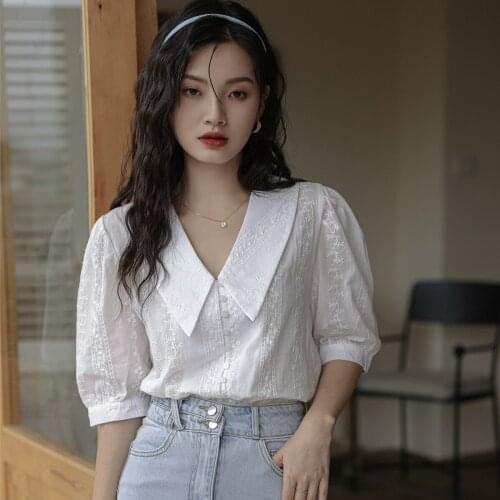 2021 real shot summer niche design sense retro French lapel single-breasted embroidered shirt blouse